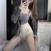 抖音最近唱歌火的女孩